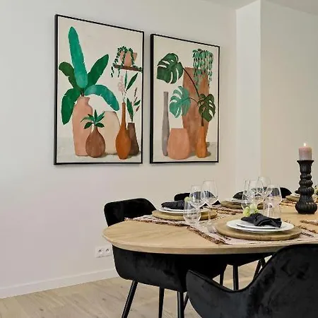 Unique With 4 Bedrooms Near The Beach! T100