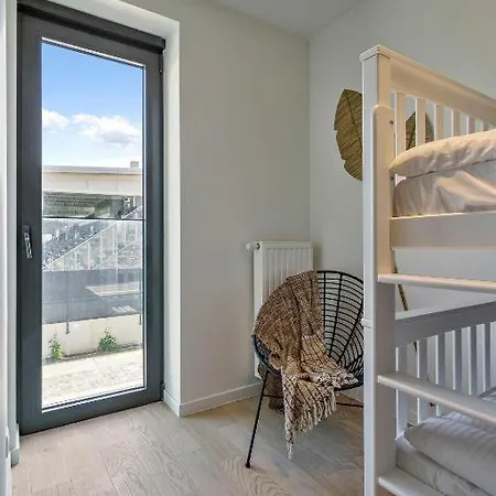 Semesterbostad Unique With 4 Bedrooms Near The Beach! T100 *