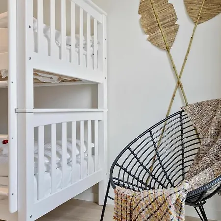 Semesterbostad Unique With 4 Bedrooms Near The Beach! T100 Oostende