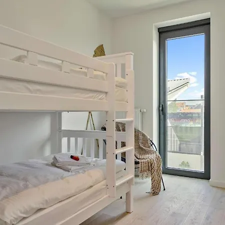 Unique With 4 Bedrooms Near The Beach! T100