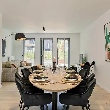 Semesterbostad Unique With 4 Bedrooms Near The Beach! T100 Oostende