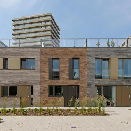 Unique With 4 Bedrooms Near The Beach! T100 *